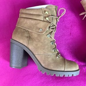 New G by Guess Jollyn Lace Up Boots 10M